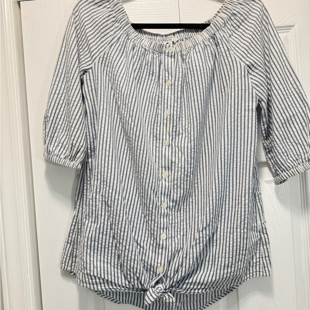 Off Shoulder Tie Front Top. Size Small